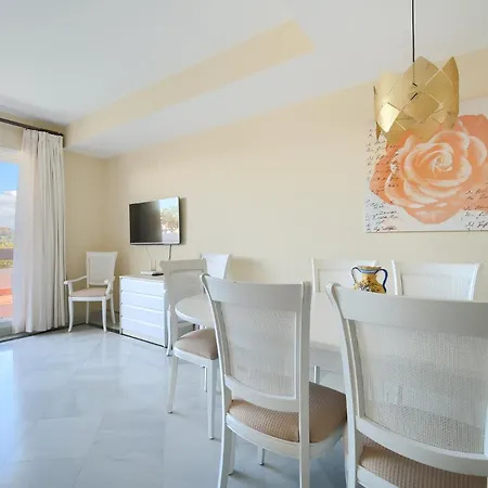 Apartment Penthouse Nueva Andalucia *